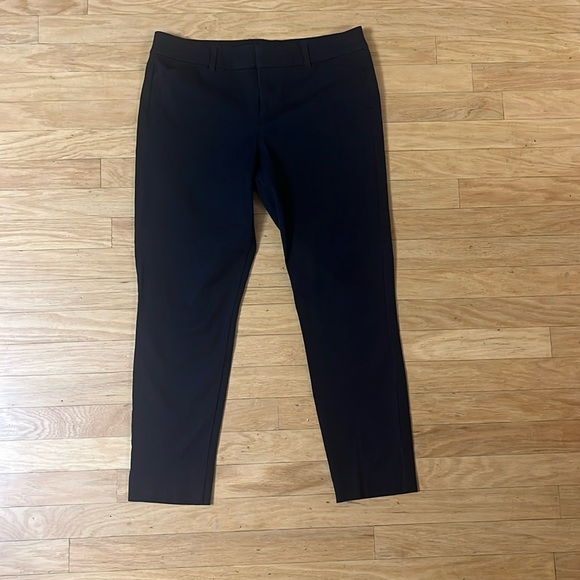Old Navy Women's Black High-Waisted Pixie Skinny Pants - Picture 1 of 5
